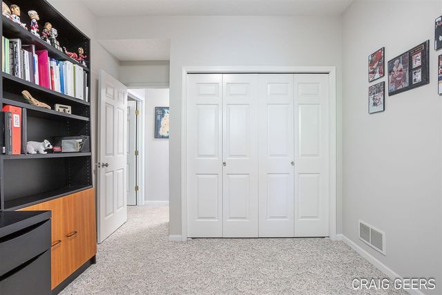 2521 Forest Bluff Drive 27, Grand Rapids, MI 49546