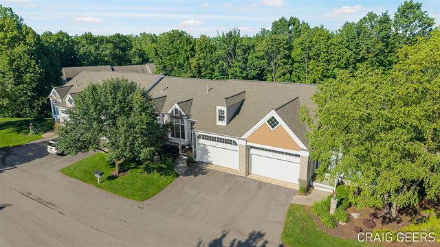 2521 Forest Bluff Drive 27, Grand Rapids, MI 49546