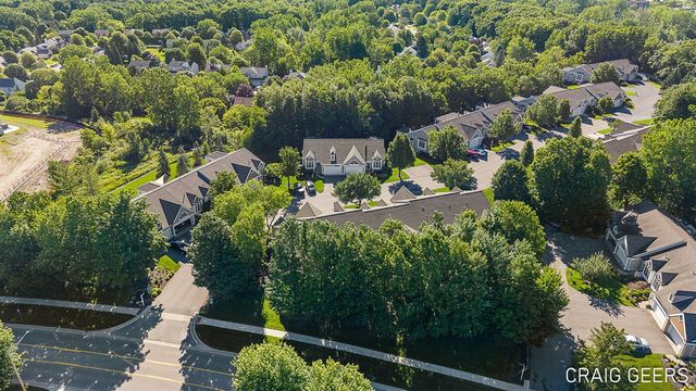 2521 Forest Bluff Drive 27, Grand Rapids, MI 49546