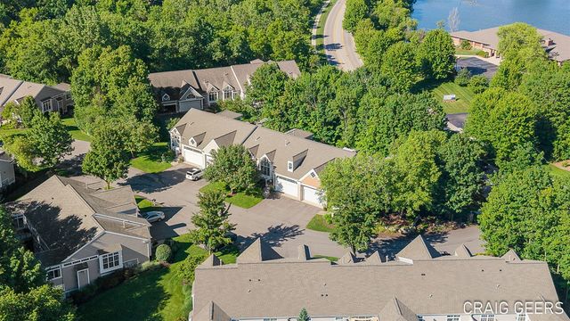 2521 Forest Bluff Drive 27, Grand Rapids, MI 49546