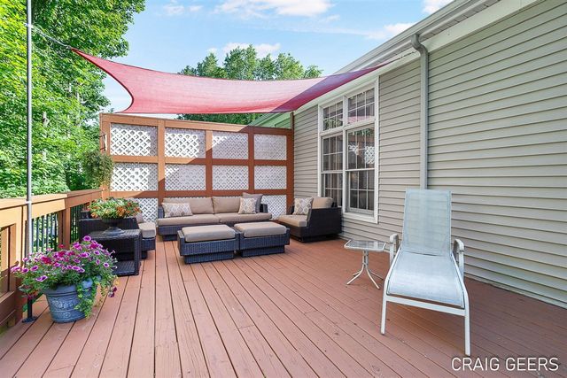 2521 Forest Bluff Drive 27, Grand Rapids, MI 49546