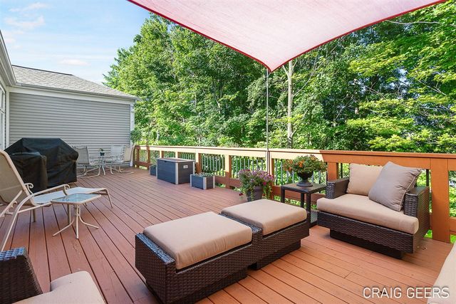 2521 Forest Bluff Drive 27, Grand Rapids, MI 49546