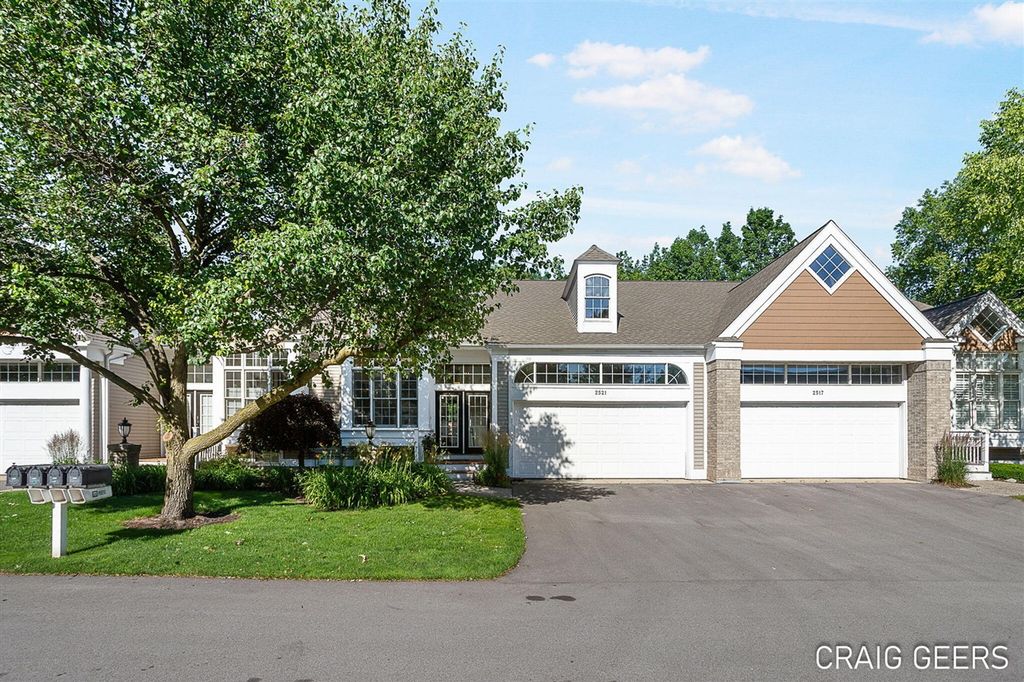 2521 Forest Bluff Drive 27, Grand Rapids, MI 49546