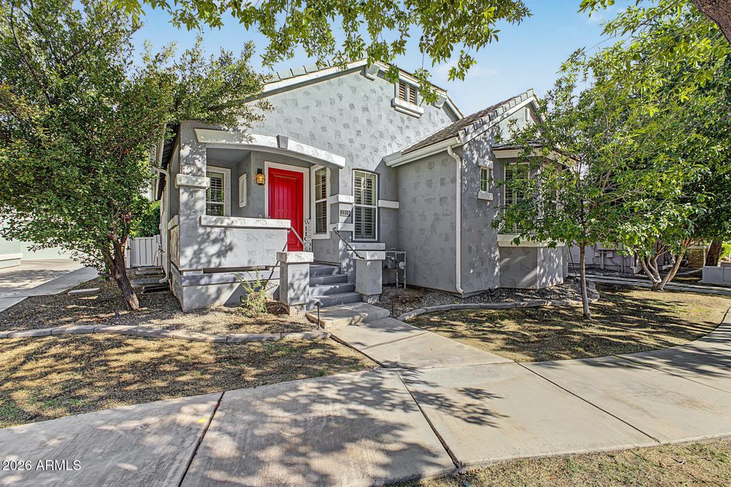 1319 S CLAIBORNE Avenue, Gilbert, AZ 85296 — exterior