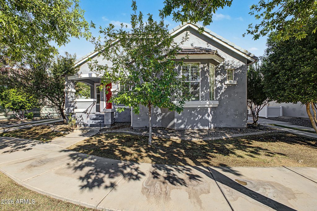 1319 S CLAIBORNE Avenue, Gilbert, AZ 85296 — photo 2