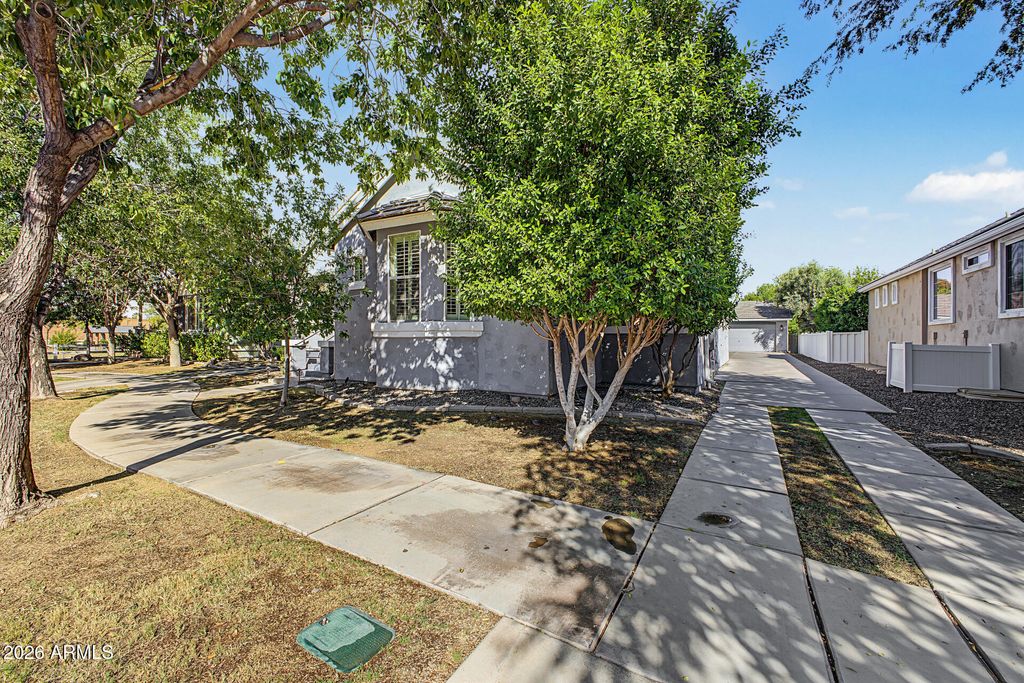1319 S CLAIBORNE Avenue, Gilbert, AZ 85296 — photo 3