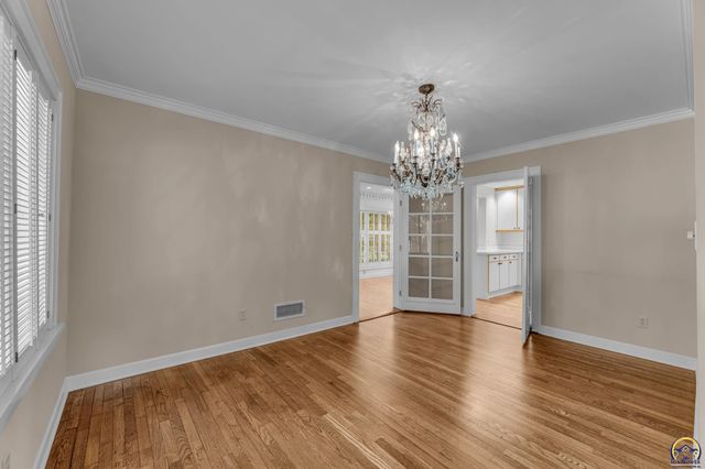 2 SW Westboro PL, Topeka, KS 66604