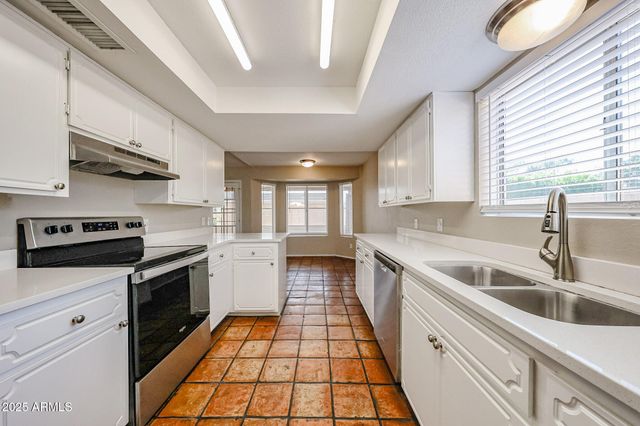 3761 E HOLMES Avenue, Mesa, AZ 85206