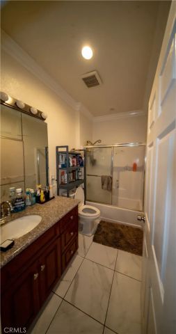 2021 Miramar Street, Los Angeles, CA 90057