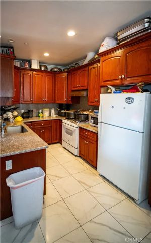 2021 Miramar Street, Los Angeles, CA 90057