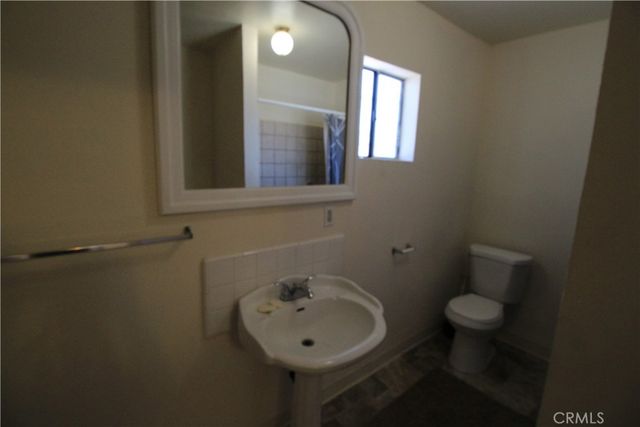 1051 W 46th, Los Angeles, CA 90037