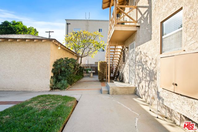 6504 Woodley Avenue, Van Nuys, CA 91406