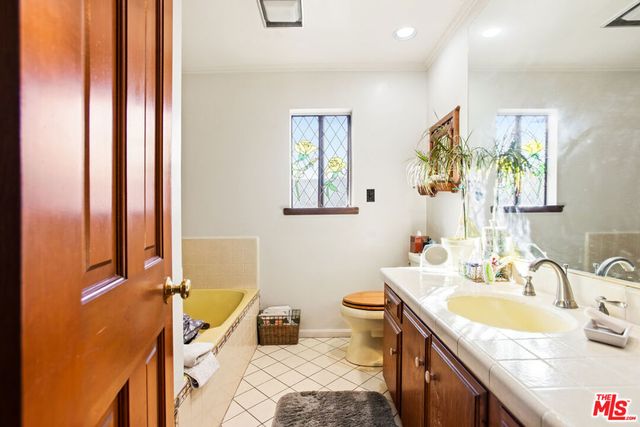 6504 Woodley Avenue, Van Nuys, CA 91406