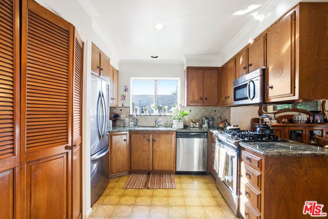 6504 Woodley Avenue, Van Nuys, CA 91406