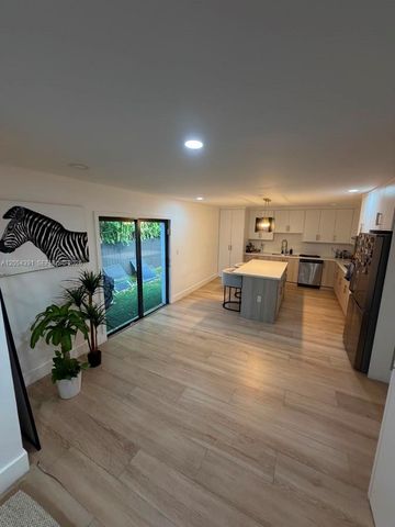 1884 SW 16th St Room, Miami, FL 33145