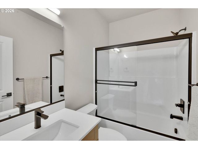 8856 Sw SERENITY Ter, Beaverton, OR 97007