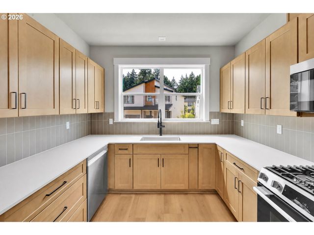 8856 Sw SERENITY Ter, Beaverton, OR 97007