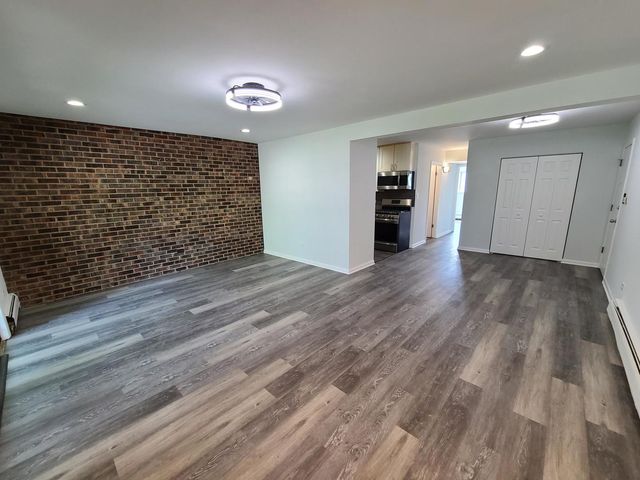 11800 S Komensky Avenue 203, Alsip, IL 60803