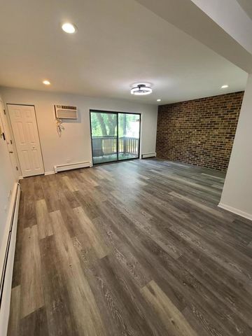 11800 S Komensky Avenue 203, Alsip, IL 60803