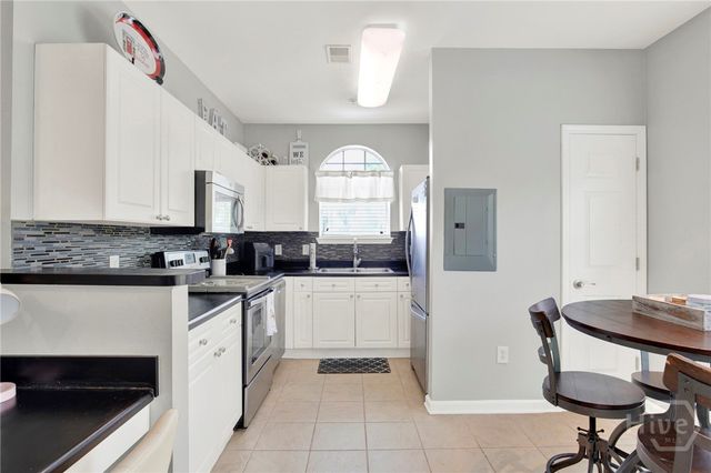 1735 Whitemarsh Way, Savannah, GA 31410