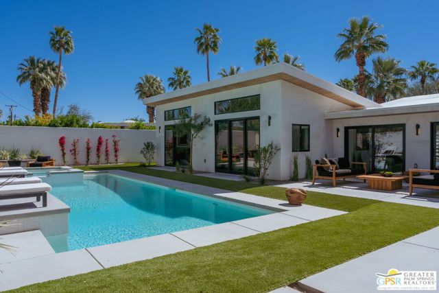 1956 E Park Drive, Palm Springs, CA 92262