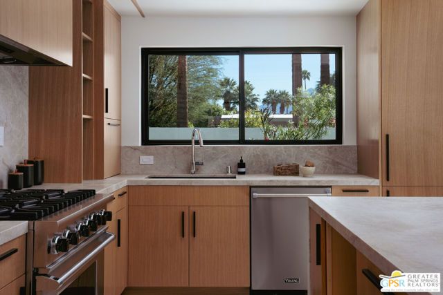 1956 E Park Drive, Palm Springs, CA 92262