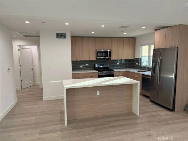 5972 Jamieson Ave, Encino, CA 91316