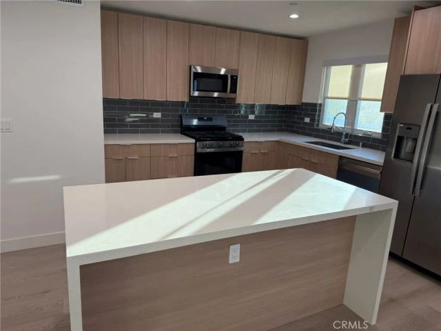 5972 Jamieson Ave, Encino, CA 91316