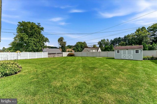 202 RIDGE AVE, Kennett Square, PA 19348