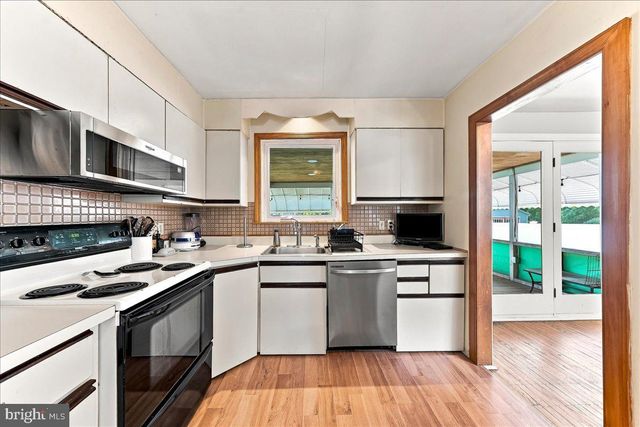 202 RIDGE AVE, Kennett Square, PA 19348
