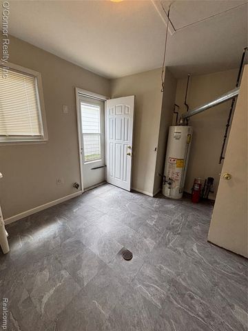 27637 Barrington Street, Madison Heights, MI 48071