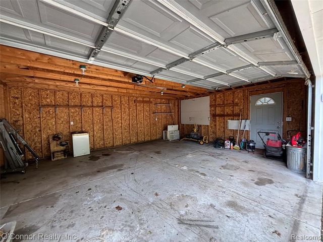 27637 Barrington Street, Madison Heights, MI 48071