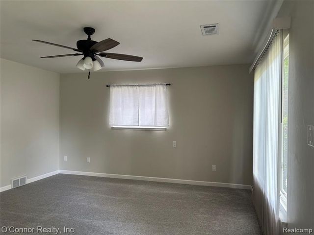 27637 Barrington Street, Madison Heights, MI 48071