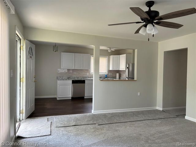 27637 Barrington Street, Madison Heights, MI 48071
