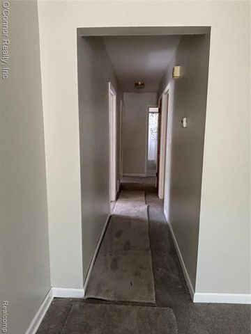 27637 Barrington Street, Madison Heights, MI 48071