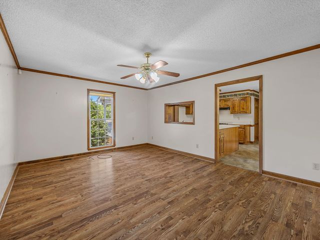 320 Burton Rd, Spartanburg, SC 29302