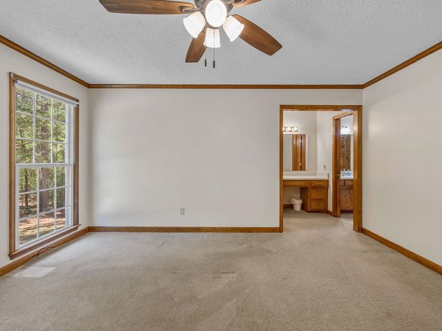 320 Burton Rd, Spartanburg, SC 29302