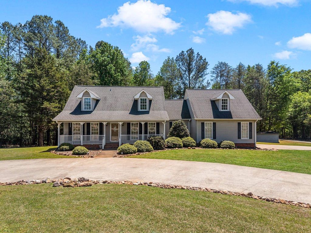 320 Burton Rd, Spartanburg, SC 29302
