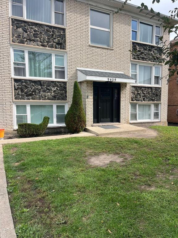 9409 S 79th Court 1N, Hickory Hills, IL 60457