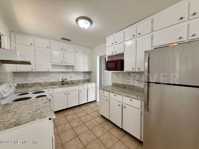 4623 SUFFOLK Avenue, Jacksonville, FL 32208