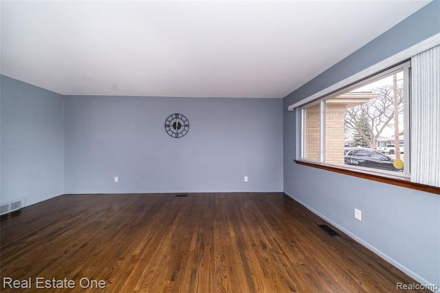 26053 Eureka Drive, Warren, MI 48091