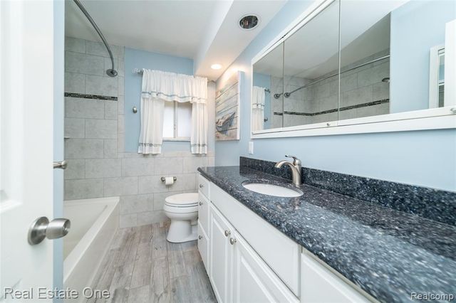 26053 Eureka Drive, Warren, MI 48091