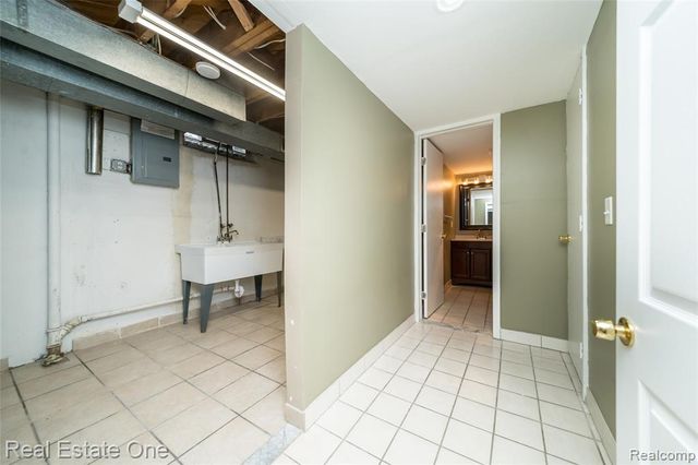 26053 Eureka Drive, Warren, MI 48091