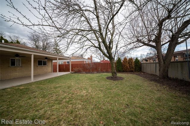 26053 Eureka Drive, Warren, MI 48091