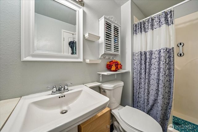11618 Breaker Way, Anderson Island, WA 98303