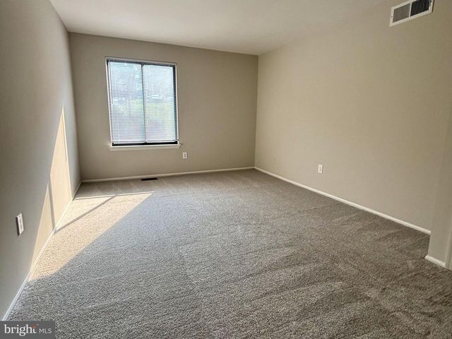 6702 HILLTOP DR, Brookhaven, PA 19015
