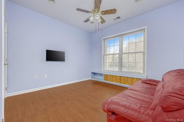 26 N De Baun Avenue 104, Suffern, NY 10901