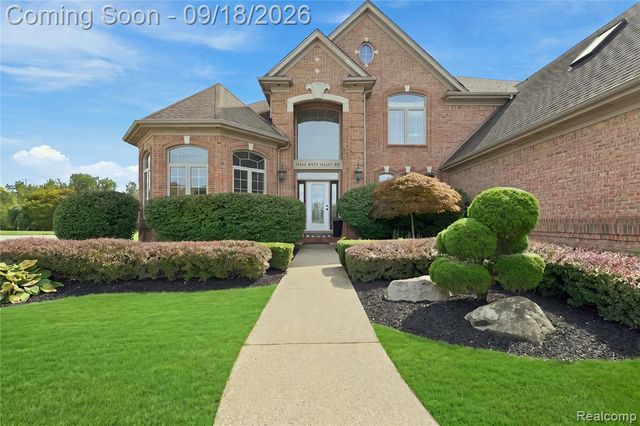 19344 River Valley Drive, Macomb, MI 48044
