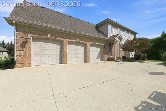 19344 River Valley Drive, Macomb, MI 48044