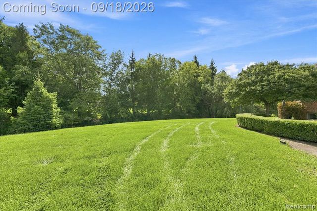 19344 River Valley Drive, Macomb, MI 48044